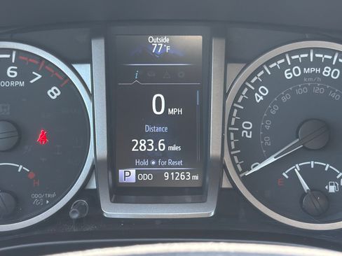 Used 2021 Toyota Tacoma SR5 AWD/4WD image 22