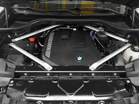 Used 2023 BMW X7 xDrive40i w/ Premium Package image 32