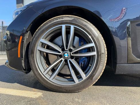 Used 2022 BMW 750i xDrive w/ Executive Package image 19