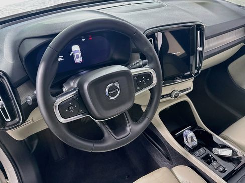 Used 2023 Volvo XC40 B5 Plus AWD/4WD image 14