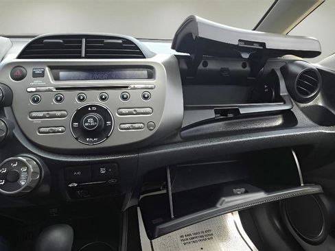 Used 2013 Honda Fit image 17