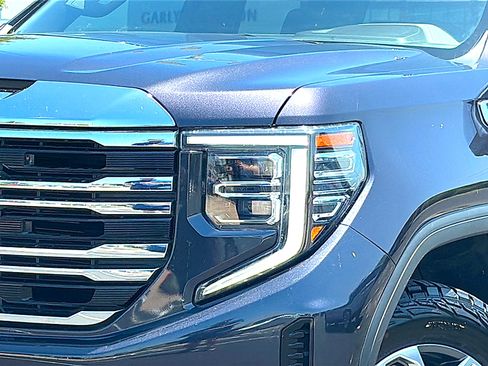 Used 2023 GMC Sierra 1500 SLT AWD/4WD image 4