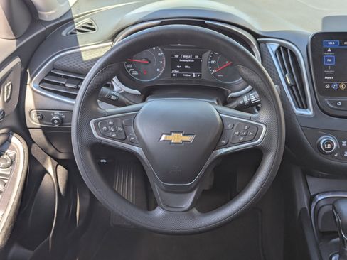 Used 2023 Chevrolet Malibu LT image 16