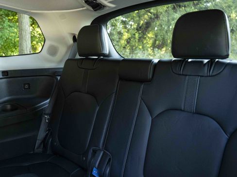 Used 2023 Honda Pilot Touring image 19