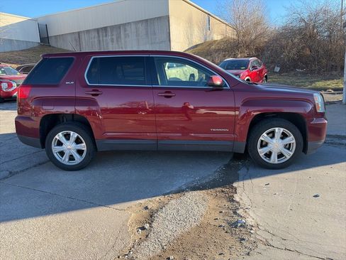 Used 2017 GMC Terrain SLE image 4