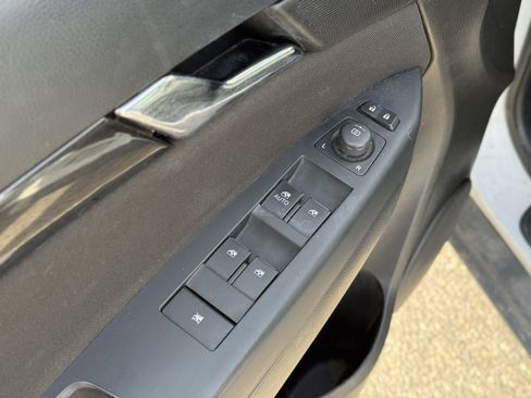 Used 2013 Chevrolet Captiva Sport LS image 13