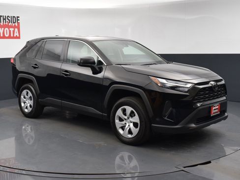Used 2024 Toyota RAV4 LE AWD/4WD image 6