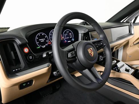 New 2026 Porsche Cayenne Coupe image 5