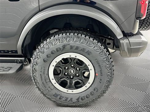 New 2025 Ford Bronco Badlands image 10
