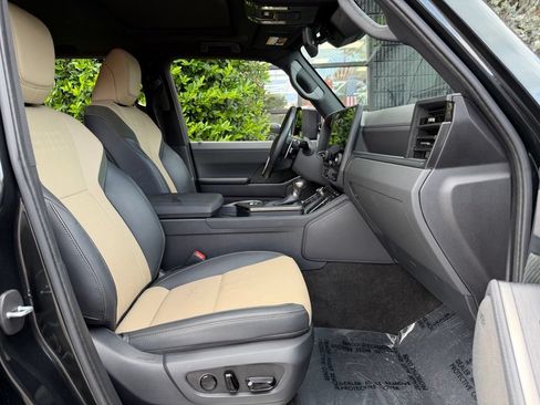Used 2024 Lexus GX 550 AWD/4WD image 32