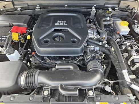 Certified 2021 Jeep Wrangler Unlimited Willys image 33