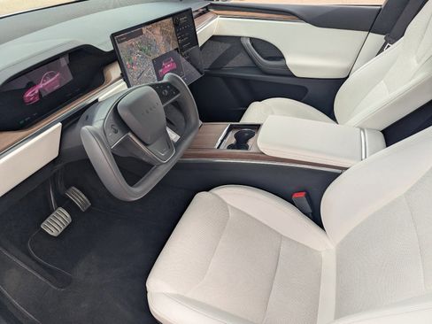 Used 2023 Tesla Model X image 22