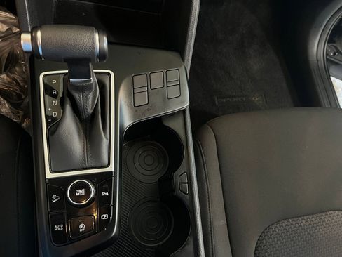 Used 2025 Kia Sportage LX image 41