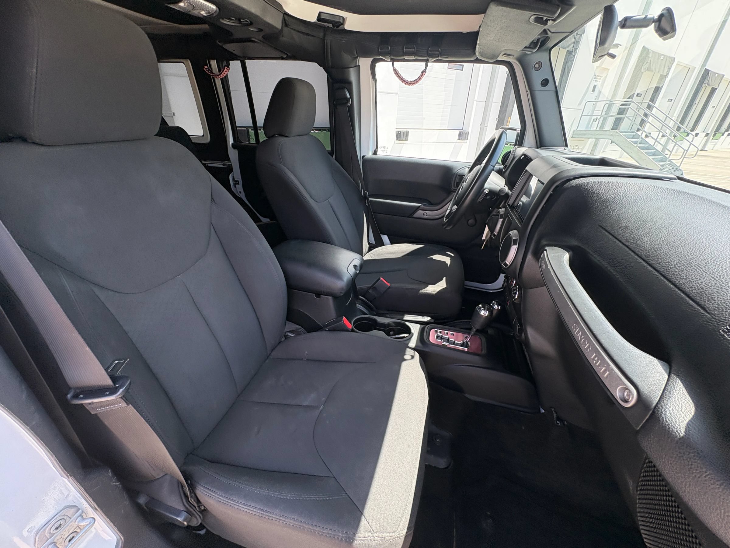 Used 2016 Jeep Wrangler Unlimited Sport w/ Connectivity Group AWD/4WD image 30
