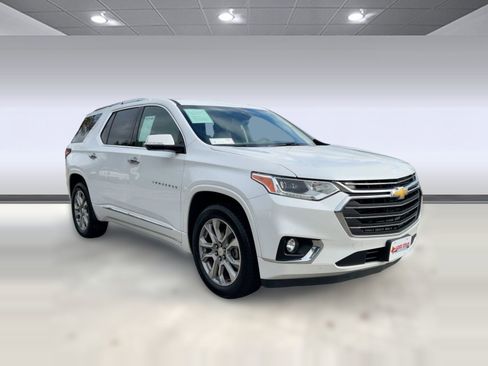 Certified 2019 Chevrolet Traverse Premier w/ Driver Confidence II Package image 6