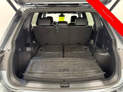 Used 2024 Volkswagen Tiguan SE R-Line FWD image 14