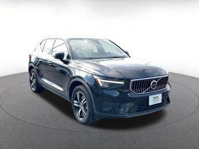 Used 2024 Volvo XC40 B5 Core