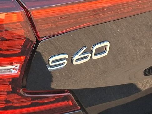 Used 2024 Volvo S60 B5 Core image 37