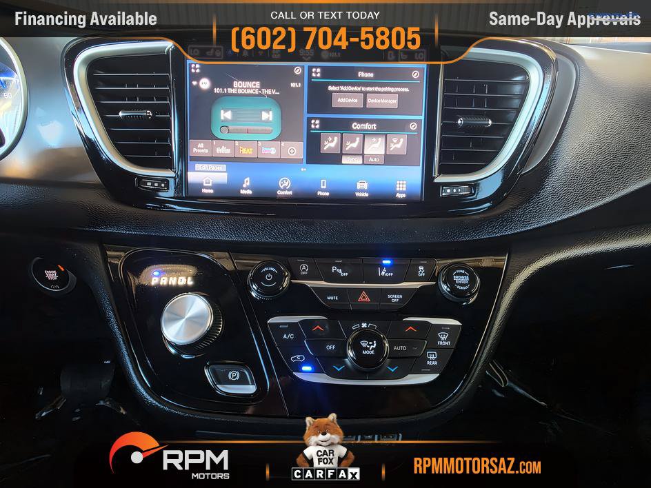 Used 2025 Chrysler Pacifica Select FWD image 15