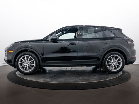 Certified 2026 Porsche Cayenne AWD/4WD image 2