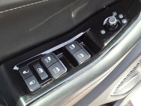 Used 2022 Jeep Grand Cherokee Overland AWD/4WD image 20
