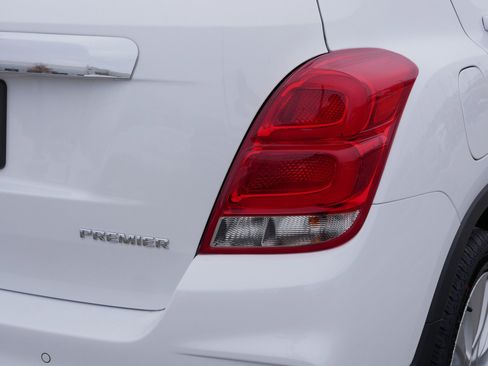 Used 2019 Chevrolet Trax Premier image 17