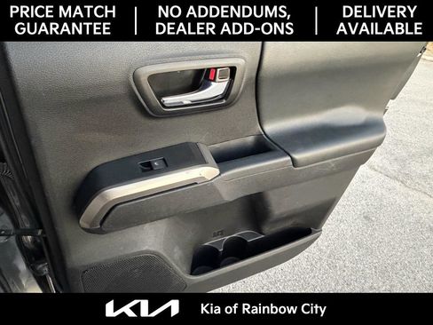 Used 2021 Toyota Tacoma Limited image 19