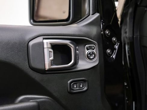 Used 2024 Jeep Wrangler Unlimited Rubicon w/ Technology Group image 83