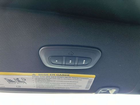 Used 2025 Chrysler Pacifica Select w/ Uconnect Theater Family Group image 37