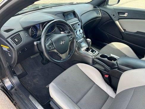 Used 2016 Hyundai Genesis 3.8 RWD image 29
