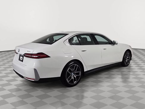 Used 2026 BMW 530i RWD image 8