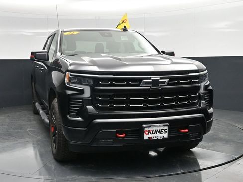 Used 2024 Chevrolet Silverado 1500 RST w/ Redline Edition AWD/4WD image 9