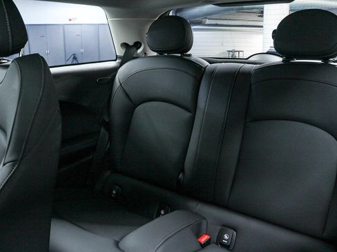 Certified 2024 MINI Cooper SE image 17