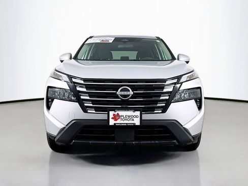 Used 2025 Nissan Rogue SV AWD/4WD image 2