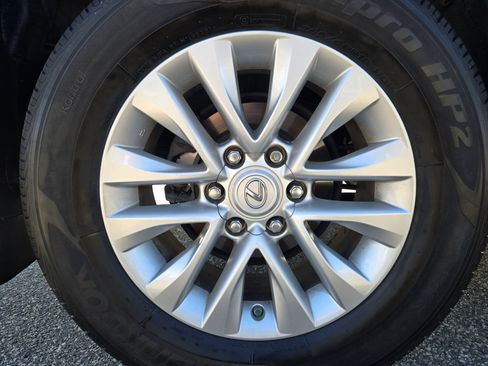 Used 2021 Lexus GX 460 Premium w/ Premium Package AWD/4WD image 32