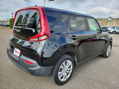 Used 2022 Kia Soul LX image 21