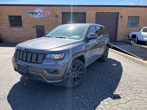 Used 2018 Jeep Grand Cherokee Altitude image 1