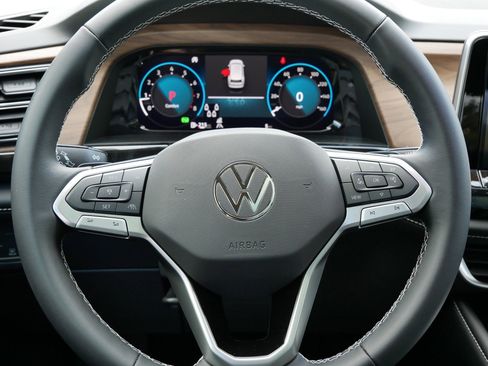 New 2026 Volkswagen Atlas SE image 12