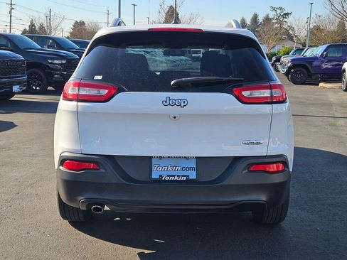 Used 2018 Jeep Cherokee Latitude image 5
