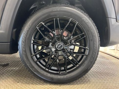 Used 2018 Jeep Compass Sport w/ Cold Weather Group FWD image 30
