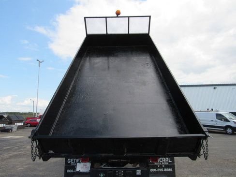 Used 2022 Ford F750 2WD Regular Cab Super Duty image 36