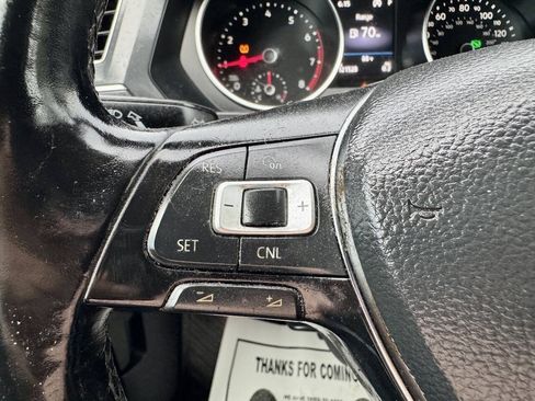 Used 2018 Volkswagen Tiguan SE AWD/4WD image 15