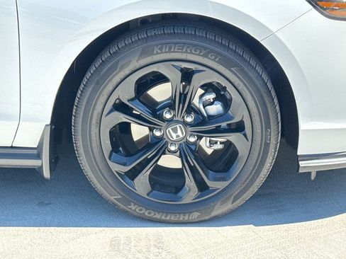 Certified 2025 Honda Accord SE image 11