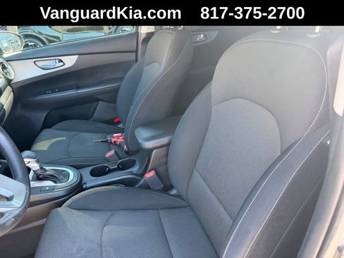 Certified 2022 Kia Forte LXS FWD image 12