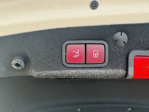 Used 2018 Mercedes-Benz C 300 Sedan image 28