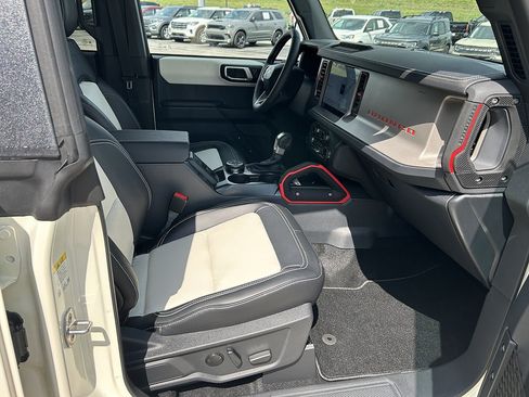 New 2026 Ford Bronco Outer Banks w/ Sasquatch Package AWD/4WD image 19