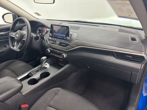 Used 2025 Nissan Altima 2.5 SV image 26