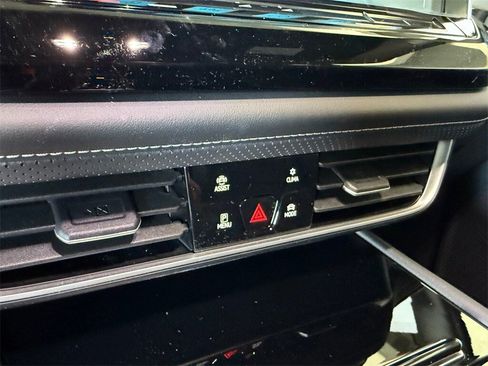 New 2026 Volkswagen Atlas Cross Sport SE image 23