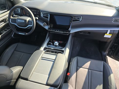 New 2026 Jeep Grand Wagoneer L 4WD w/ Premium Group I image 31