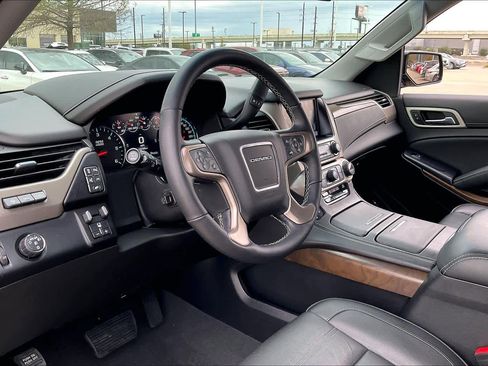 Used 2019 GMC Yukon Denali w/ Denali Ultimate Package image 14